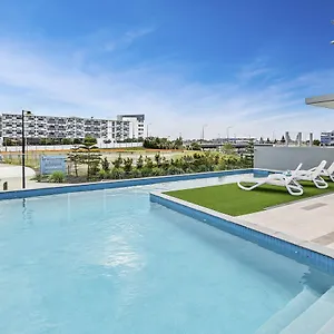 Aquarius Kawana Aparthotel