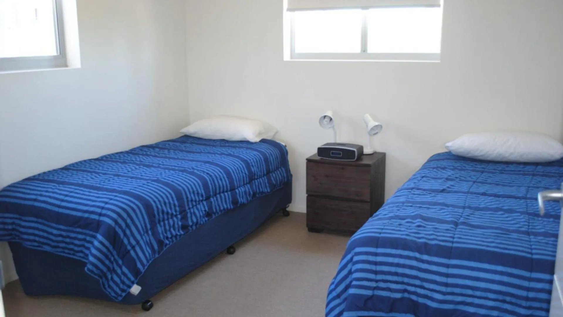 Surfside One Unit 4 Apartment Kawana Waters 0*,